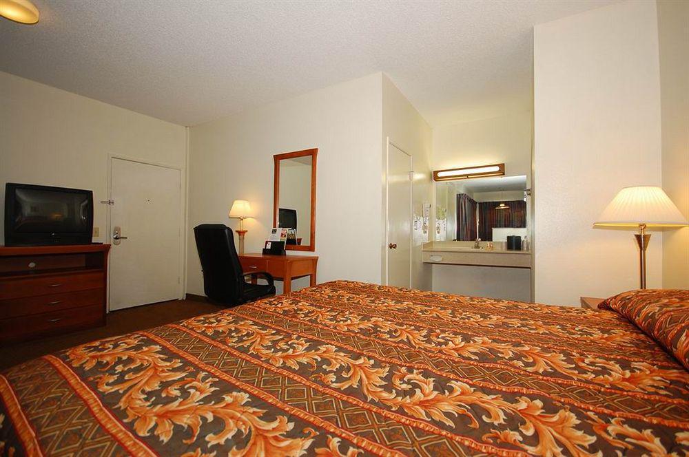 Riverside Inn & Suites Exteriör bild
